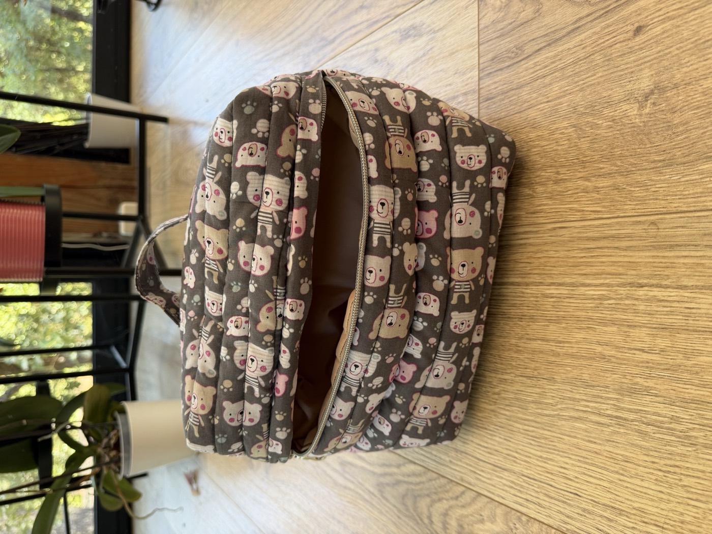 Vanity oursons ouvert, grande ouverture zippée et doublure beige